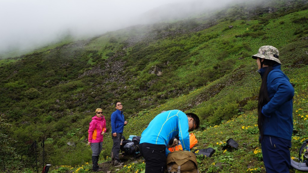 海拔3500平地上休息-来自粥粥的相机